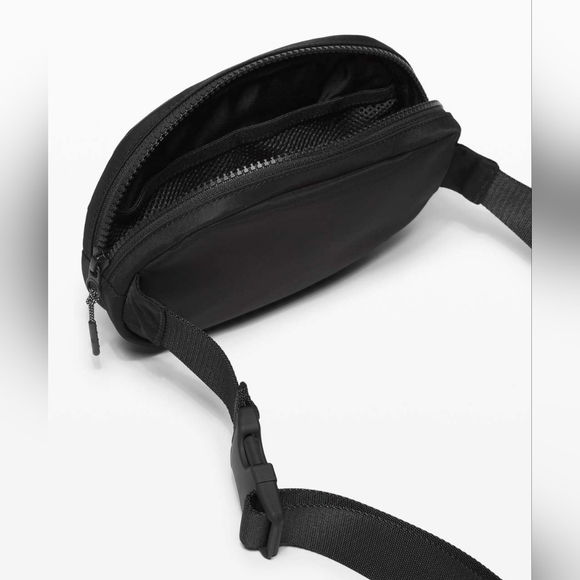 Lululemon Take it On Belt Bag - Black - Picture 6 of 6